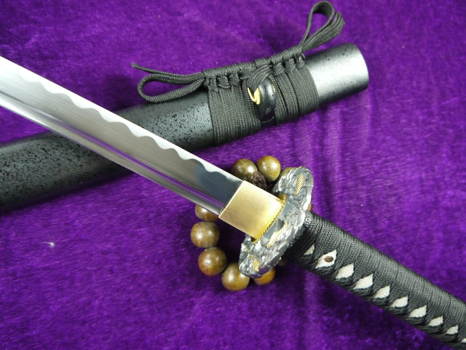 katana(Medium carbon steel Blade,Solid wood scabbard,Alloy production)Overall Length 39" - Chinese sword shop