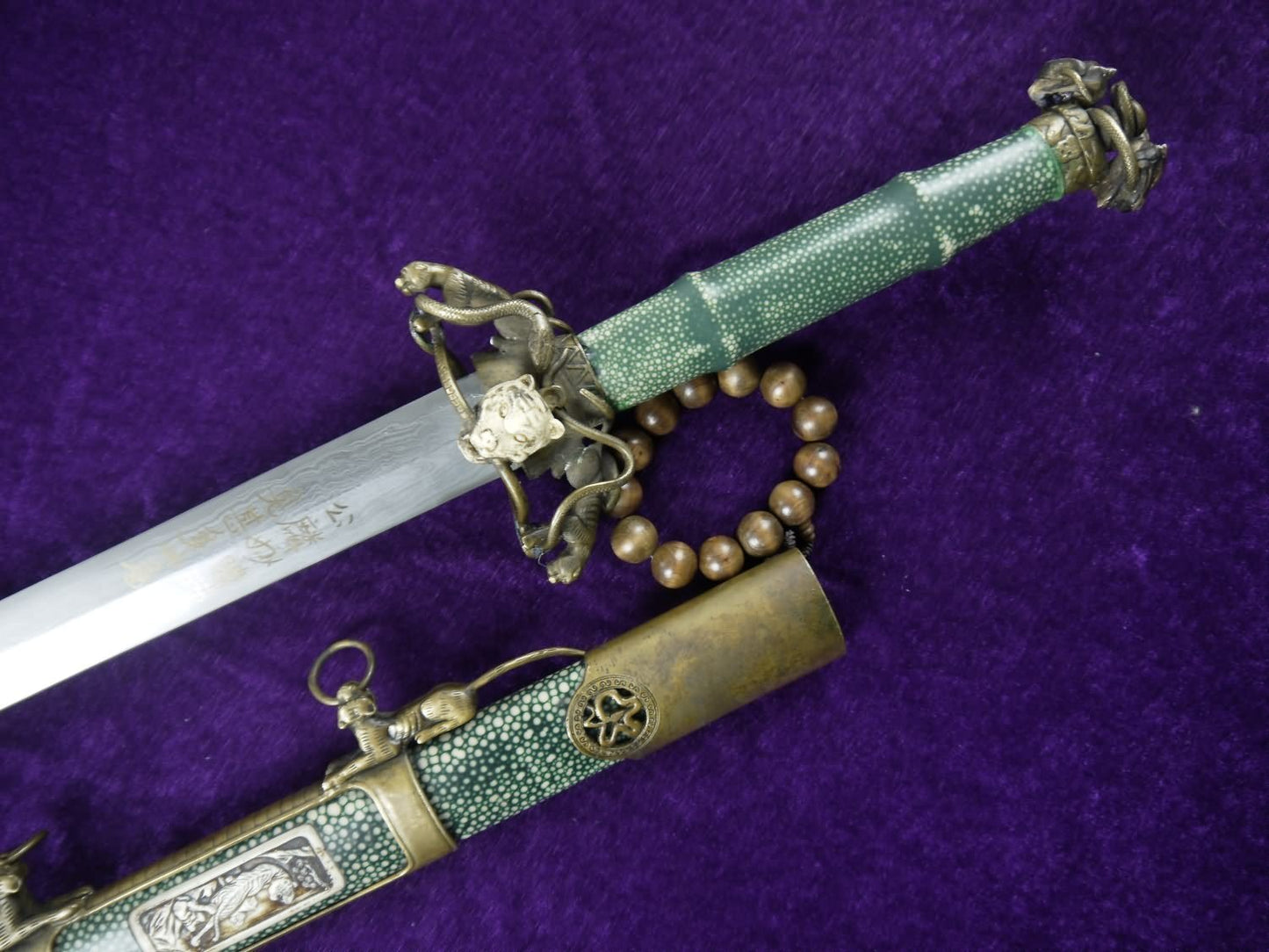 Snake-like sword/Damascus steel blade/Pearl skin wrapped scabbard/Brass fitted/Length 39" - Chinese sword shop