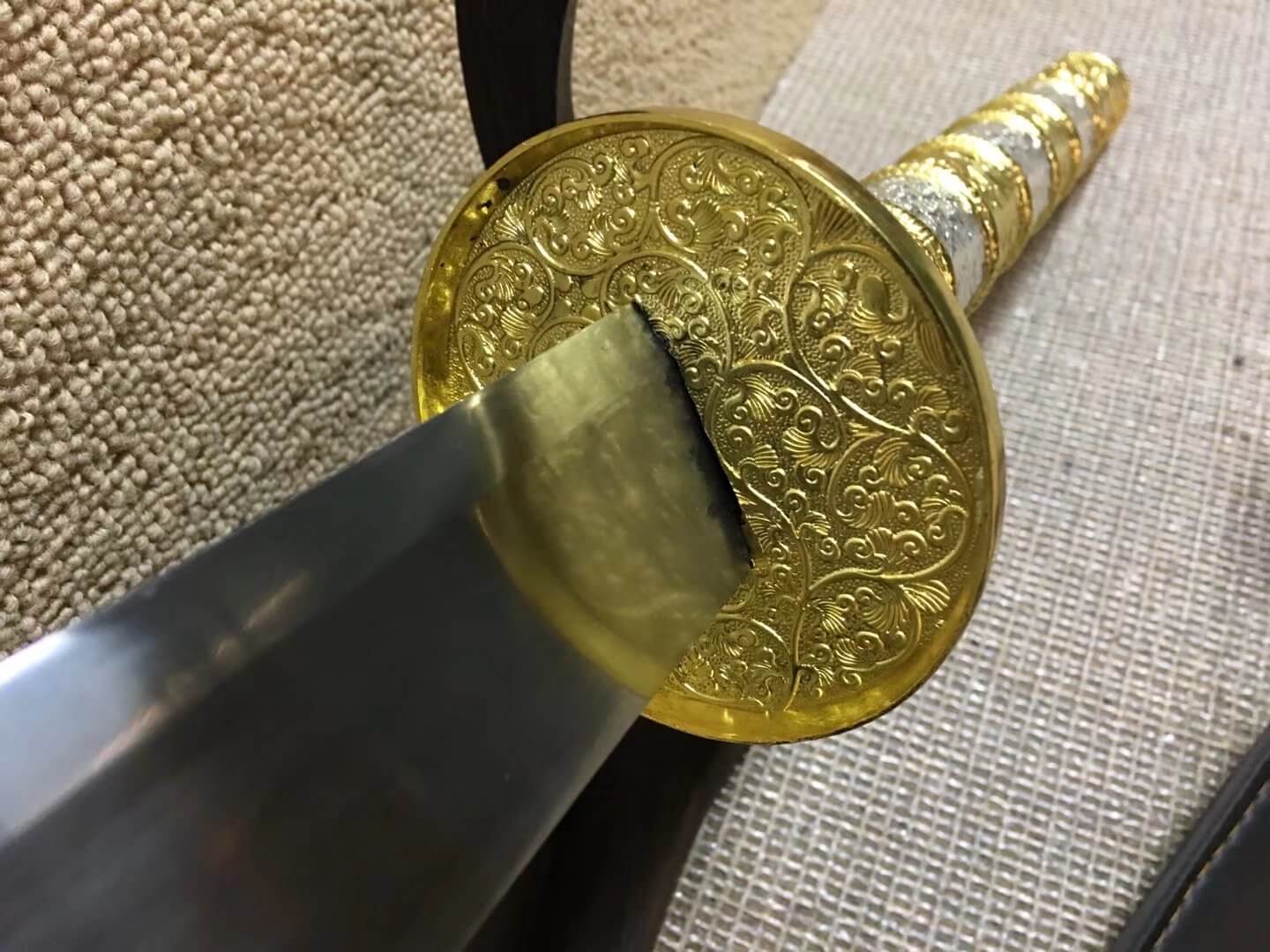 Cut horse broadsword,High carbon steel,Leather scabbard